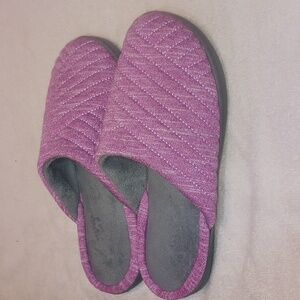Isotoner slippers, size 8.5, pink